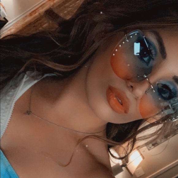 adriennezuniga